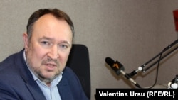 Alexandru Tănase în studioul Europei Libere, mai 2021.