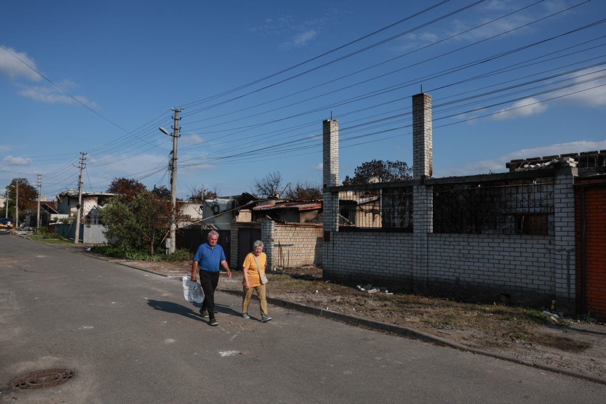 Місцеві жителі бояться, що після уваги «перших осіб» через деякий час про них забудуть і обіцянки, які зараз звучать, не виконають