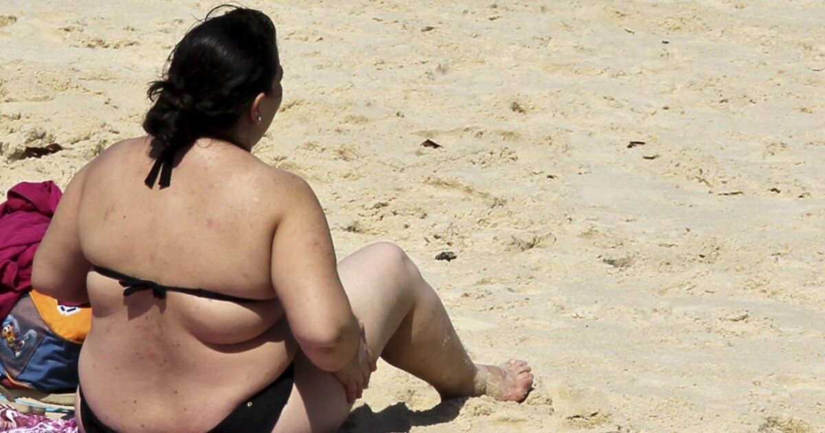 Мен оны көшеде кездестірдім, оны үйге әкелдім және оны сиқырдым. Апай порнону қаламады, бірақ оны мәжбүрледі.