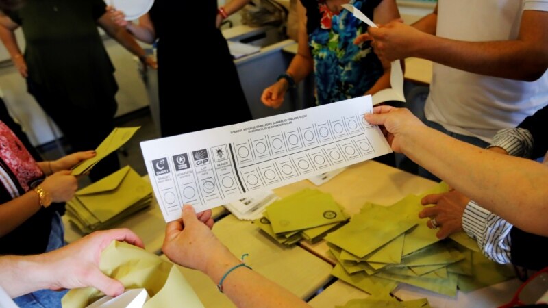 Zatvorena birališta u Istanbulu, broje se glasovi