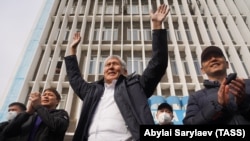 Former President Almazbek Atambaev is back.