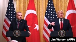 Turski predsjednik Redžep Tajip Erdoan i predsjednik SAD Donald Tramp u Vašingtonu u novembru 2019.