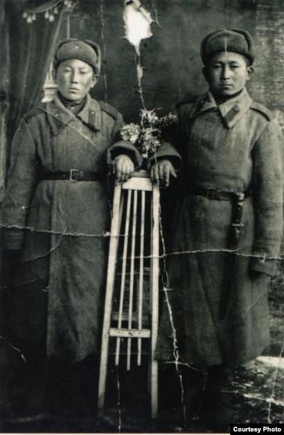 Порно үлкен әтештер қара адам трахает әйелі