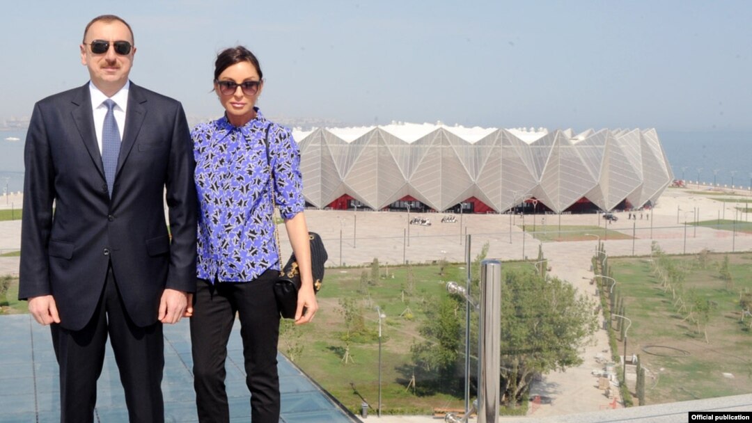 Prezident İlham Əliyev və xanımı Mehriban Əliyeva "Baku Crystal Hall"un açılışında. 7 may 2012-ci il. 