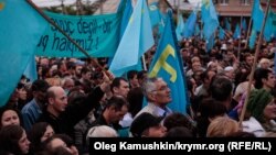 Мітинг кримських татар у сімферопольському мікрорайоні Ак-мечеть, 2014 рік
