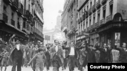 Кордова. Одна из бурных манифестаций весны 1936 года.