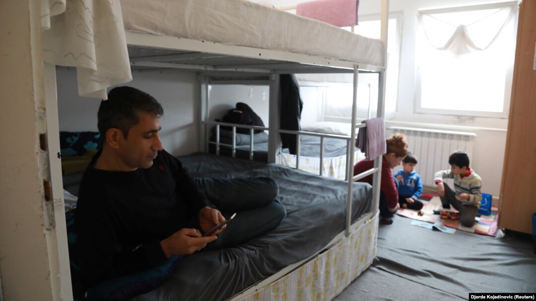 Migranstka porodica u Centru za azil u Krnjači - nadomak Beograda