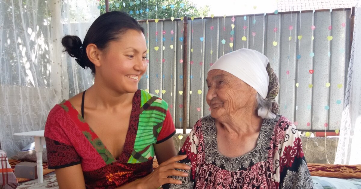 Аяқ саусақтарын жалап жатқан фото Маған жыныстық қатынас кезінде дәретханаға бару керек болды.