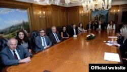 Средба на премиерот Зоран Заев со пратениците од германскиот Бундестаг и претставници на Фондацијата Фридрих Еберт.