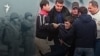 "Шашынан сүйреп әкетті". Тәжік жастары әскерден неге қашады?