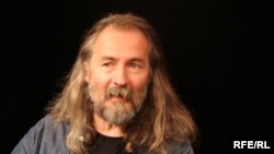 Ruxandra CESEREANU. Tricephalos