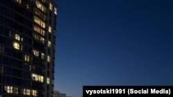 Беларускія гарады ў цемры: Менск, Гомель, Салігорск, Заслаўе. Як выглядалі адключэньні дарожнага сьвятла 4 лютага. ФОТА