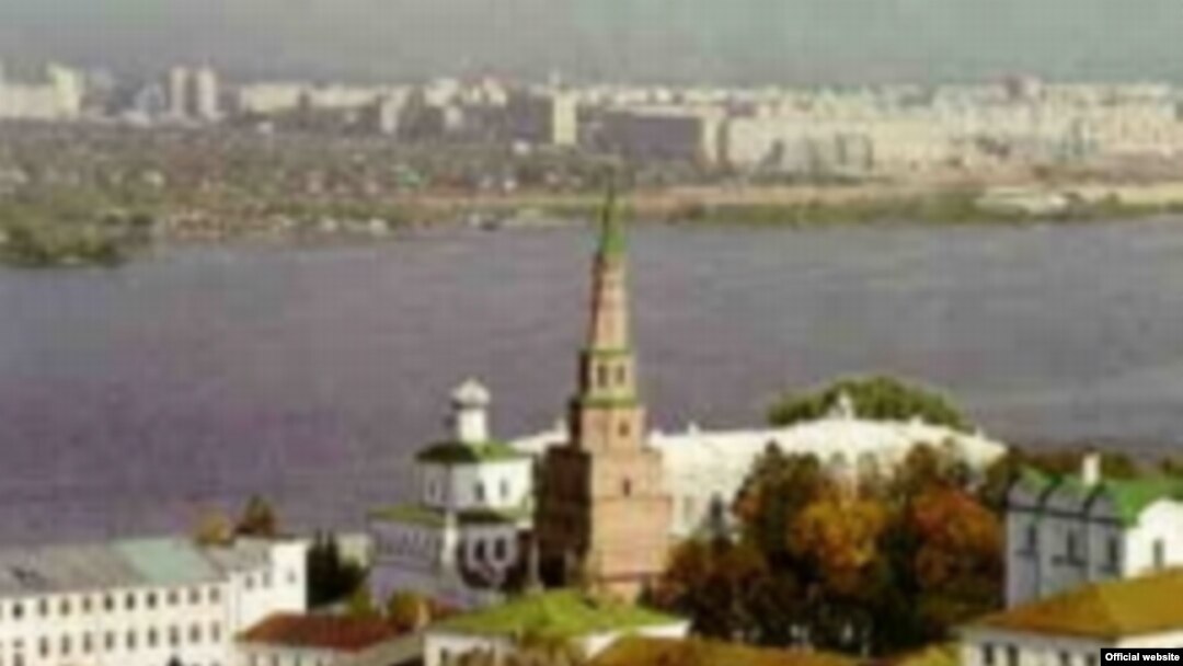 Из казанского кремля площадь Красная видна