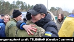 Ресей тұтқынынан оралған украин сарбаздары туыс-жақындарымен қауышты. 11 сәуір, 2026 жыл.