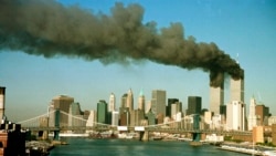 Arhivska fotografija napada na Svjetski trgovinski centar u New Yorku, 11. septembra 2001.