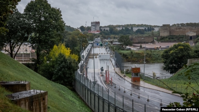 Ura në Narva, midis Estonisë dhe Rusisë.