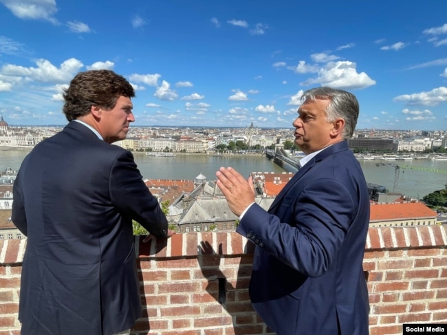 Tucker Carlson interviston kryeministrin hungarez Viktor Orban. Budapest, gusht 2021