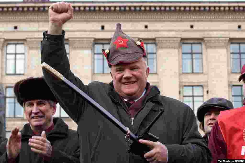 и буденовку