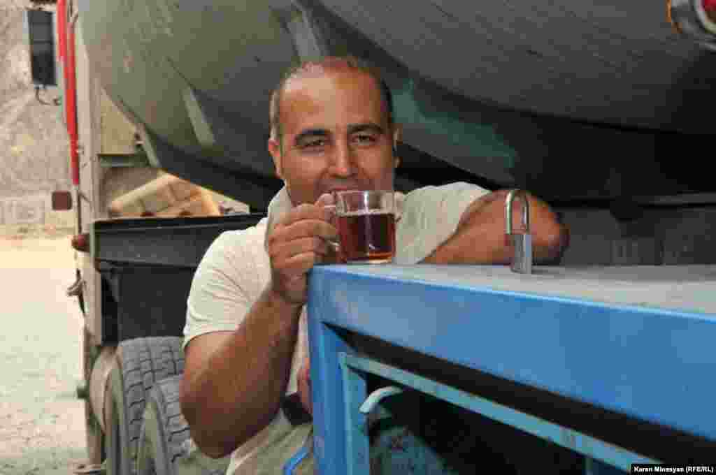 Armenia -- Iranian truck-drivers in Armenia, 24Aug2012