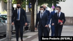 Predsjednik Skupštine Aleksa Bečić (na fotografiji u sredini) dolazi na sastanak sa najvišim političkim zvaničnicima, Podgorica (15. januar 2021.)