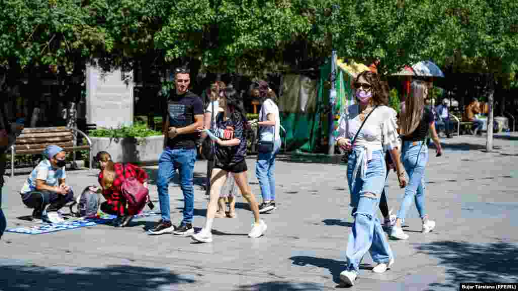 Varianti Delta, që është variant më ngjitës, është bërë varinati dominues në Kosovë. Autoritetet shëndetësore, thanë se sipas një analize të bërë në muajin gusht, si pasojë e këtij varianti, numri i infektimeve të reja është 20-fishuar.&nbsp;