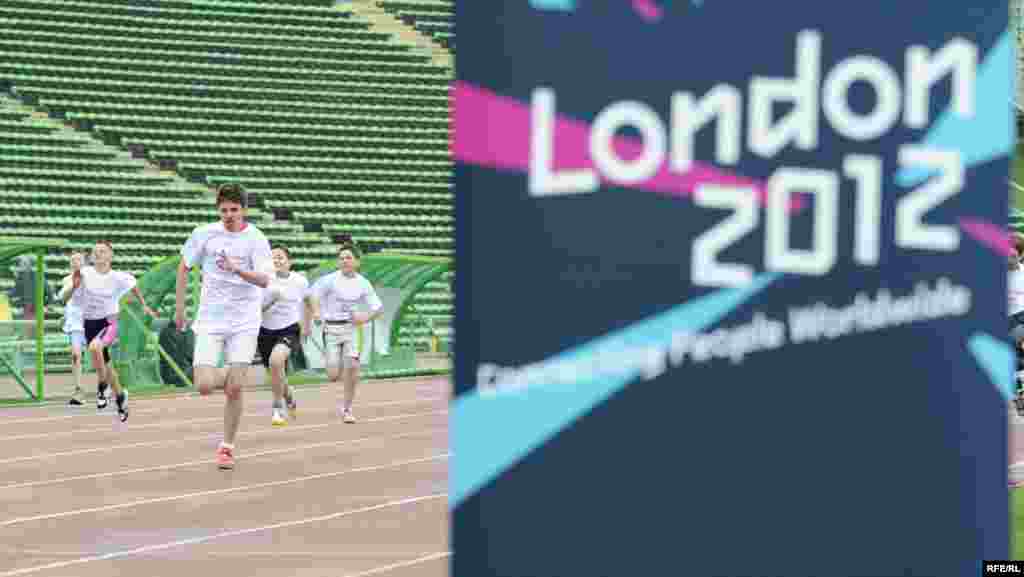 BiH - U stotinu gradova u svijetu održana je simbolična trka na 100 metara, obilježavajući još 100 dana do Olimpijade u Londonu, Sarajevo, 18.04.2012.