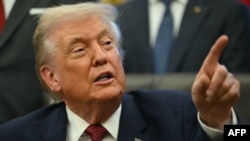 «Я думаю, що ми зараз ближчі, ніж будь-коли», – сказав Трамп журналістам в Овальному кабінеті, додавши, що мав «довгі й дуже хороші переговори» з Зеленським і європейськими лідерами