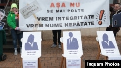 Flash mob organizat de comunitatea Declic în fața Ministerului Justiției din București, 6 februarie 2026. Inquam Photos / George Călin