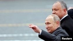 Vladimir Putin și Igor Dodon la Moscova, la Parada militară de la 9 mai