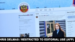 Imaginea Mariei Butina pe un tweet al Ambasadei Rusiei la Washington