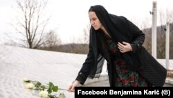 Gradonačelnica Sarajeva Benjamina Karić posjetila Memorijalni centar Srebrenica Potočari, 18. april 2021. godine