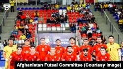 اعضای تیم ملی فوتسال افغانستان پس از پیروزی در برابر کیپ‌ورد 