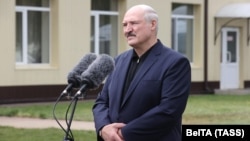 Лукашенко: я попросив росіян: дайте нам дві-три групи журналістів про всяк випадок