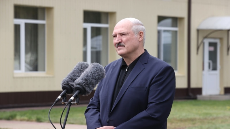 Лукашенко ќе ја зајакнува одбраната на границите 