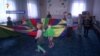 Дитячий садок у Трьохізбенці працює під обстрілами (відео)