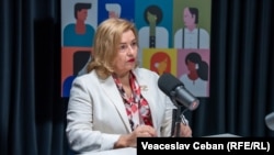 Veronica Lupu, președinta asociației Femeilor de Carieră Juridică, în studioul Europei Libere de la Chișinău