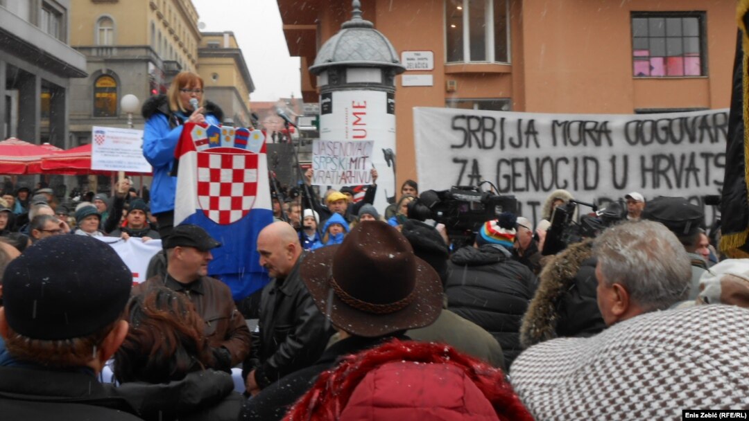 Rozalija Bartolić, udovica ratnog veterana, govori na prosvjedu