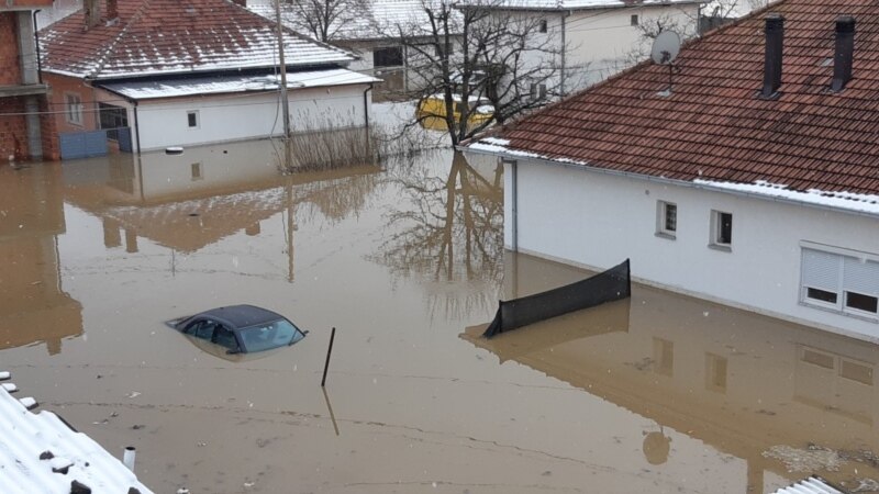 Banorët e Vushtrrisë evakuohen për shkak të vërshimeve