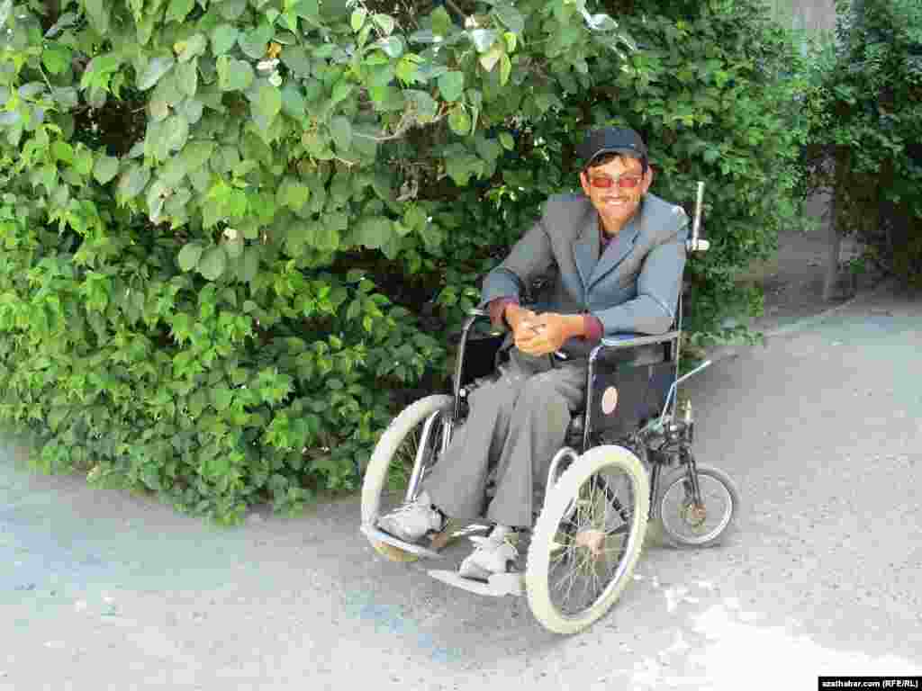 Ma&yacute;yp bir adam. T&uuml;rkmenabat