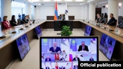 Armenia - Prime Minister Nikol Pashinian (C) and other Armenian officials participate in a virtual summit of the Eurasian Economic Union, Yerevan, May 21, 2021.