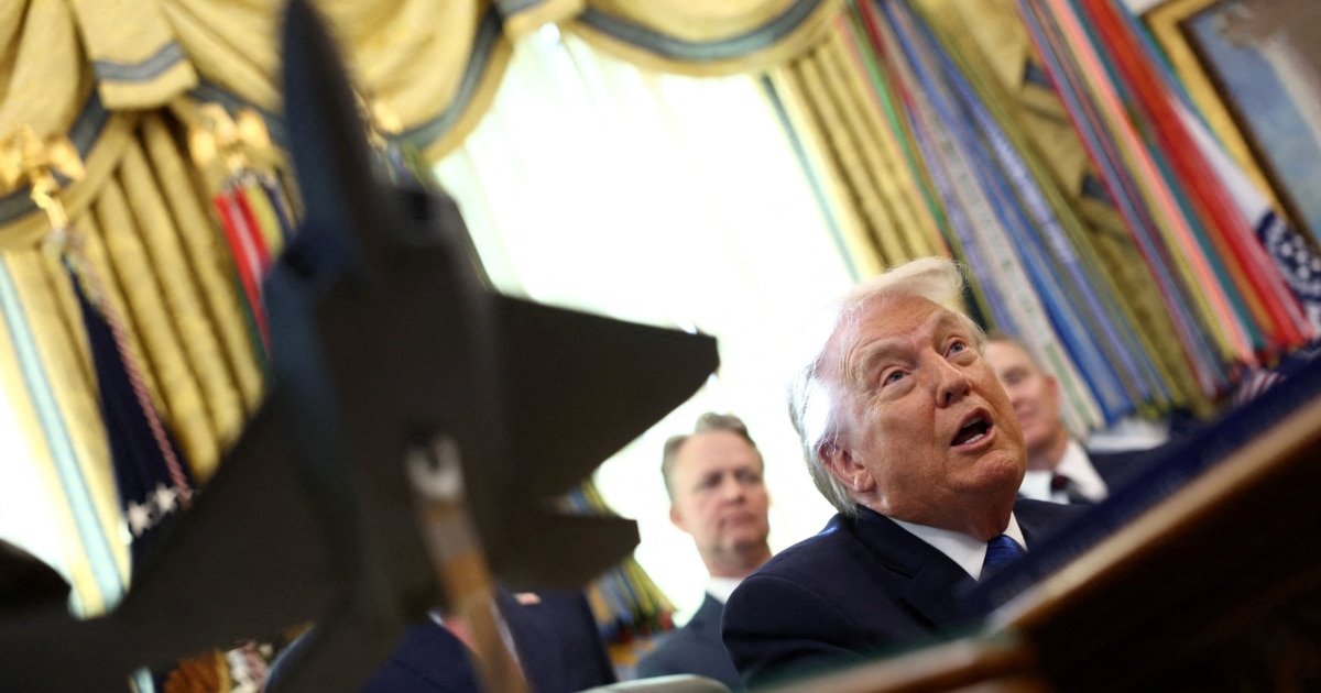 Американският президент Доналд Тръмп заяви, че Иран разговаря сериозно със