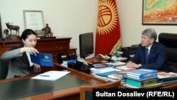 Алмазбек Атамбаев жана Индира Жолдубаева.