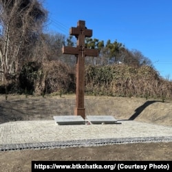 Крыж змагарам за вольную і незалежную Беларусь на Гарнізонных могілках у Гданьску