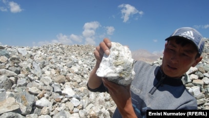 Аяғы бар әйелдер жайылған Жалаңаш Марк Уолберг