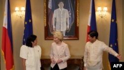 Az Európai Bizottság elnöke Ferdinand Marcos Jr. Fülöp-szigeteki elnökkel és feleségével a Malacañang-palotában, Manilában 2023. július 31-én
