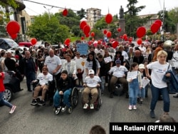 დიუშენის კუნთოვანი დისტროფიის მქონე ბავშვების მხარდასაჭერი მსვლელობა რუსთაველის გამზირზე. 2026 წლის 10 მაისი