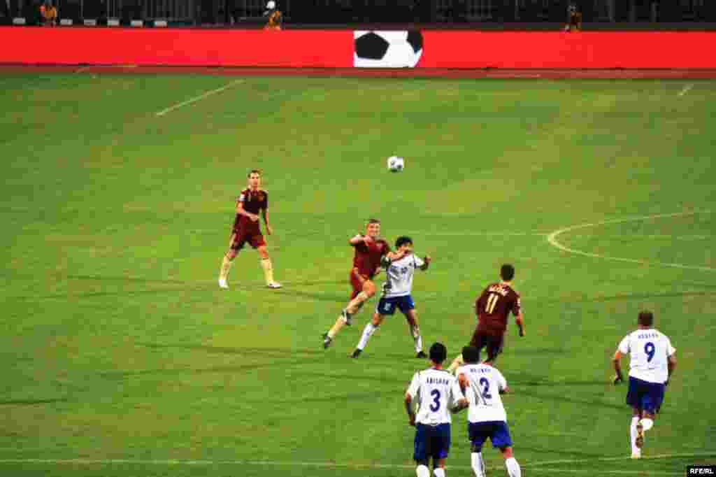 Tribunada savaş, meydanda barış... #22