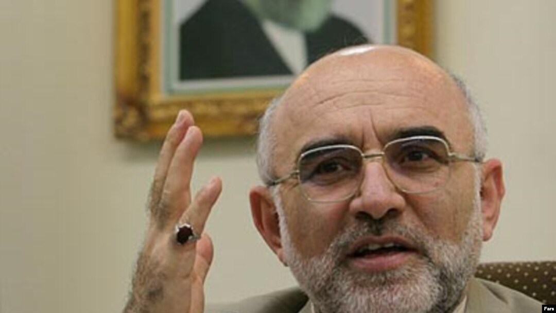 جمال کريمی راد وزير دادگستری ايران و سخنگوی قوه قضاييه در حادثه رانندگی درگذشت.