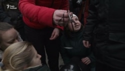 Росія: марш «материнського гніву» після смерті доньки активістки (відео)