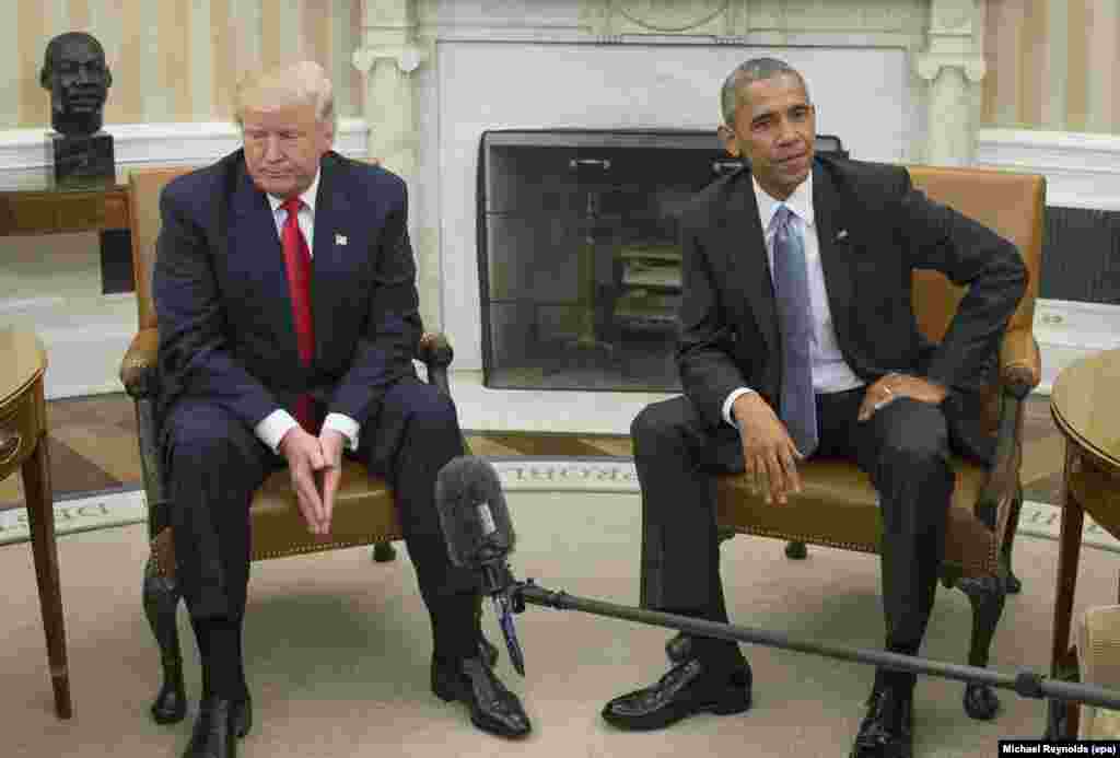 Obama speaks with President-elect Donald Trump in the Oval Office on November 10, 2016, shortly after Trump&#39;s election victory, to discuss a smooth transition of power.